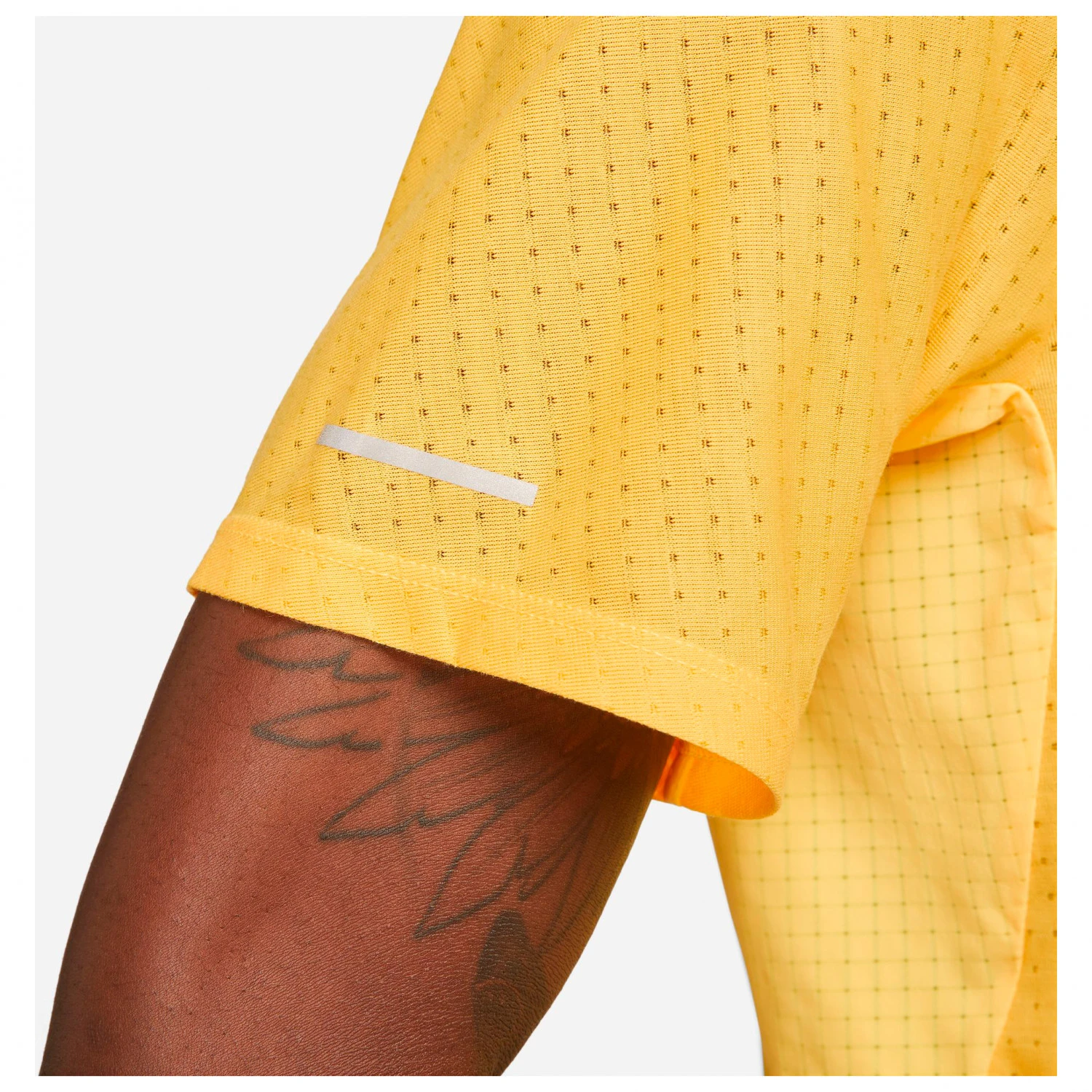 Nike - Dri-FIT Trail Solar Chase - Running Shirt 3 Nike - Dri-FIT Trail Solar Chase - Running Shirt - Image 3