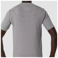 Salewa - Pedroc Pro Dry Half Zip T-Shirt - Sport Shirt -La Sportiva Store salewa pedroc pro dry half zip t shirt sport shirt detail 5